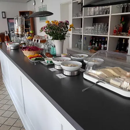 Otel Kleine Auf Moenchgut *