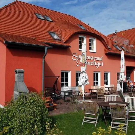 Kleine Auf Moenchgut Otel