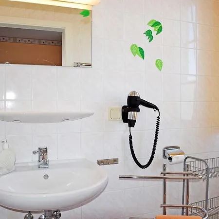 Kleine Auf Moenchgut Lobbe