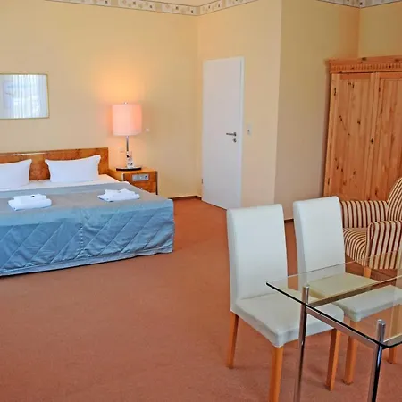 Kleine Auf Moenchgut Otel *