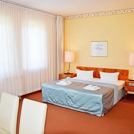 Kleine Auf Moenchgut Otel *