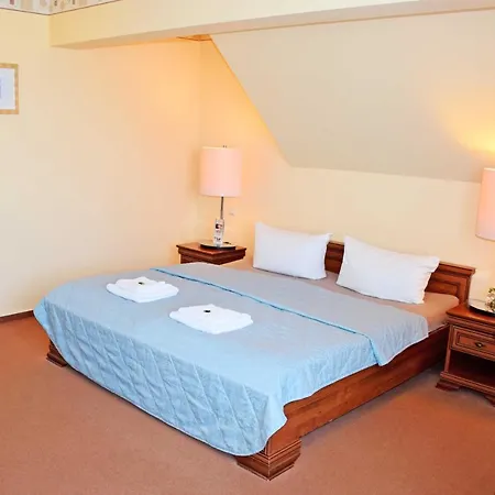 Kleine Auf Moenchgut Lobbe