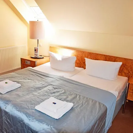 Kleine Auf Moenchgut Otel *