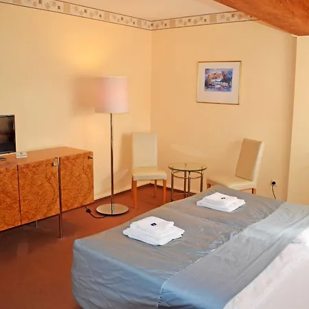 Kleine Auf Moenchgut Hotel Lobbe