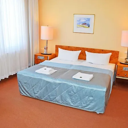 Kleine Auf Moenchgut Hotel Lobbe