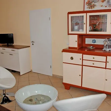 Kleine Auf Moenchgut Lobbe