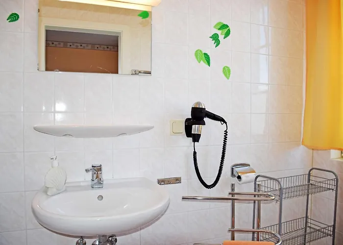 Kleine Auf Moenchgut Лоббе