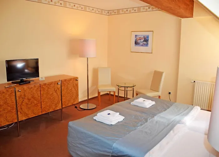 Kleine Auf Moenchgut Отель Лоббе